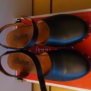 Sketchers shoes size 7